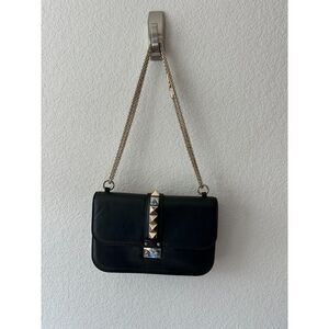 Valentino Garavani Medium Lock Studded Leather Shoulder Bag